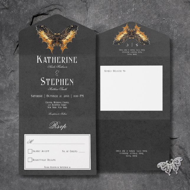 Invitación Todo En Uno Moto gótico negro y oro sin cena (Gothic Black & Gold Moth Moody All In One Wedding Invitation without Dinner Options)