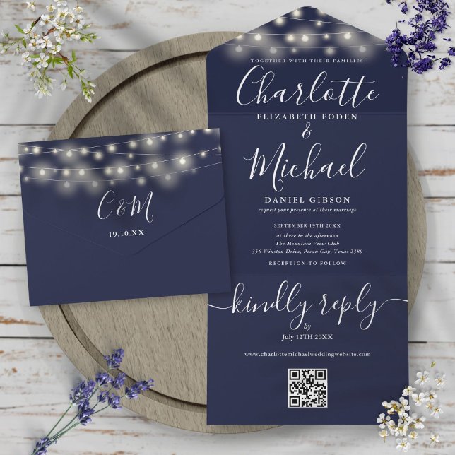 Invitación Todo En Uno Navy Blue String Lights QR Code Monograma Boda (Navy Blue String Lights QR Code Monogram Wedding All In One Invitation)