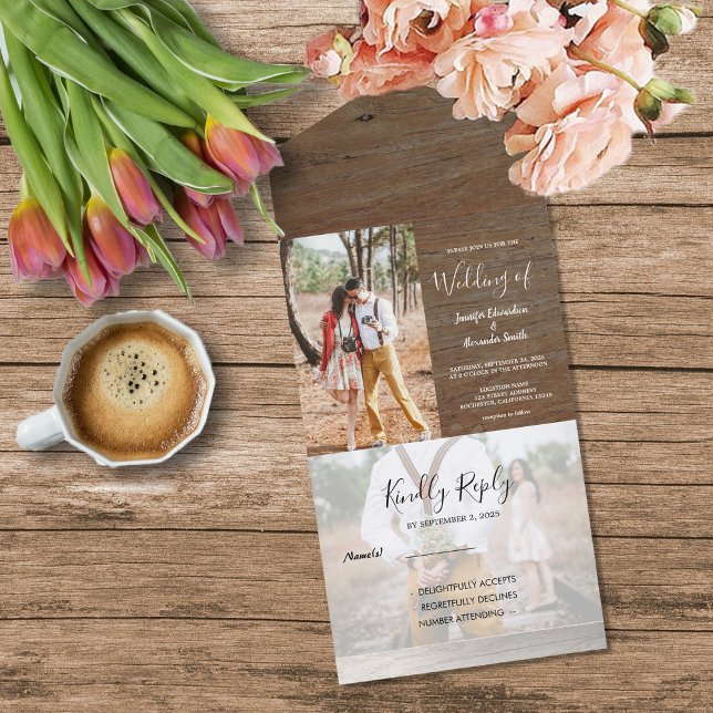 Invitación Todo En Uno País de la foto de madera rústica Boda (Rustic barn wood photo country Wedding All In One Invitation. Wedding invitation and RSVP in one.)