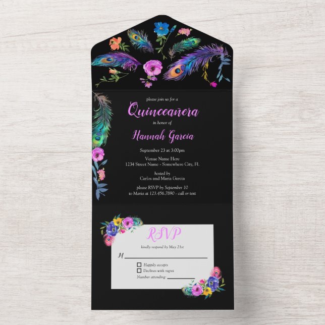 Invitación Todo En Uno Pañuelos de pavo real y flores Quinceañera Negro (Interior)