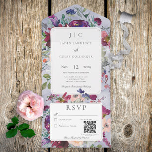 Invitación Todo En Uno Periwinkle Maroon y Rubor Rustic Floral QR Code