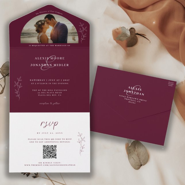 Invitación Todo En Uno Romantic Dark & Moody Burgundy Wedding Photo  (Subido por el creador)