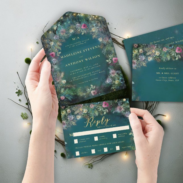 Invitación Todo En Uno Rosas forestales encantados Boda de cuento de hada (enchanted forest all in one wedding invitation magical fairy tale woodland roses gold emerald green)