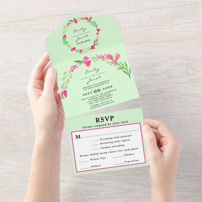 Invitación Todo En Uno RSVP de boda chic verde pálido con flores rosadas (desgarro)