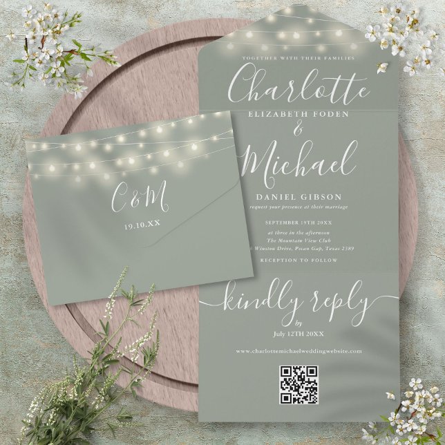 Invitación Todo En Uno Sage Green String Lights QR Code Monograma Boda (Sage Green String Lights QR Code Monogram Wedding All In One Invitation)