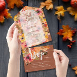 Invitación Todo En Uno Terracotta Fall Boda Floral<br><div class="desc">Elegantes flores de cascada y vegetación en terracota, estas invitaciones triples de FALL IN LOVE incluyen sus detalles en secciones con letras de moda y una tarjeta RSVP desmontable para que los huéspedes los completen y regresen. **RECUERDE poner un sello en la sección de tarjetas RSVP y en la sección...</div>