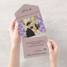 Todo floral sobre la cubierta en una sola invitaci