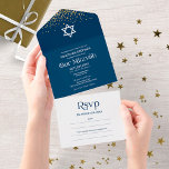 Invitación Todo En Uno Typografía moderna Dark Blue Confetti Bar Mitzvah<br><div class="desc">Una elegante invitación a Mitzvah, bar azul oscuro, fácil de personalizar con tus detalles. NOTA: Esta invitación está lista para enviarse sin un sobre; incluya la dirección de devolución en el reverso; si planea enviarla usando un sobre, deje en blanco los detalles de la dirección de devolución (al revés). DIRECCIÓN...</div>