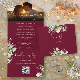 Invitación Todo En Uno Verdor floral borgoñés Boda de código QR