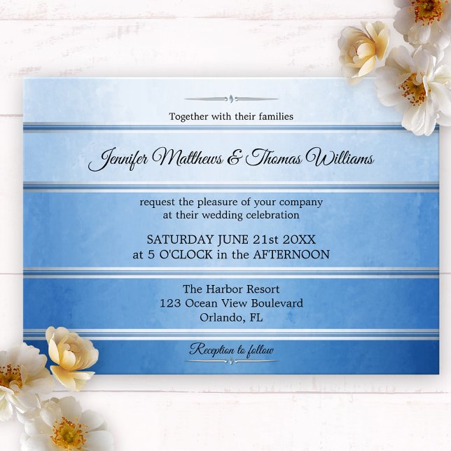 Invitación Tono rayado azul plateado en Boda de tono (Wedding invitation featuring an elegant painted blue ton sur ton striped design with a silver lining)