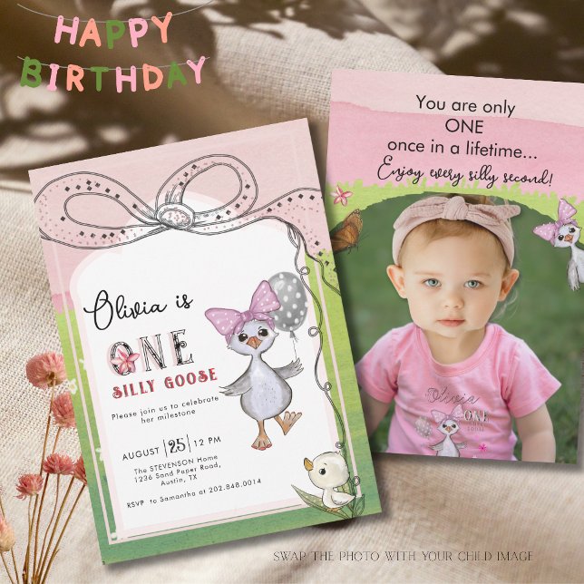 Invitación Tonto Ganso Cumpleaños número 1 Foto de Lazo Rosa (Silly Goose 1st Birthday Pink Bow Photo Invitation)