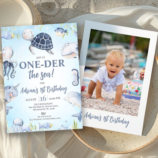 Invitación Tortuga azul del mar de la foto de uno de los dos  (Boys Oneder the Sea First Birthday Invitation with Photo on the Back, Navy Blue One-der the Sea )