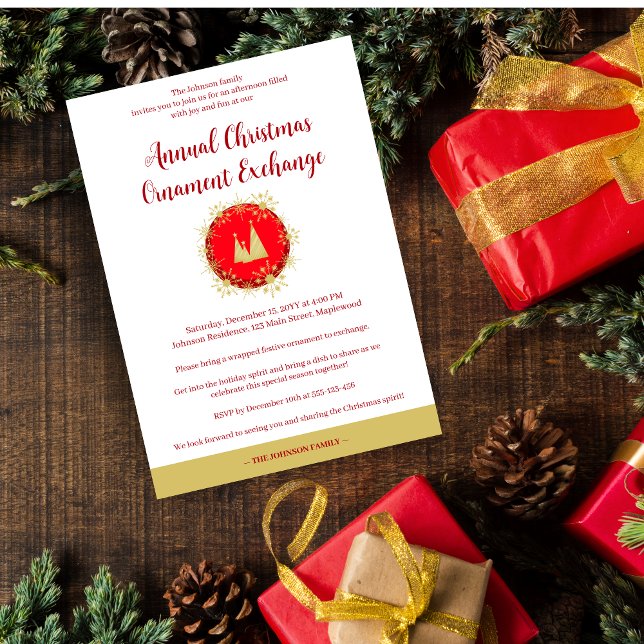 Invitación Traditional Snowflakes Christmas Ornament Exchange (Traditional Snowflakes Christmas Tree Ornament in Red and Fake Golden Invitation.)