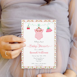 Invitación Traje de bebé de fresa con patrón para baby shower