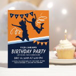 Invitación Trampoline Park Niños Fiesta de cumpleaños<br><div class="desc">Invitaciones de cumpleaños de Trampoline Court Park con fondo azul y naranja,  niños saltando y volando por el aire y una plantilla de texto simple.</div>