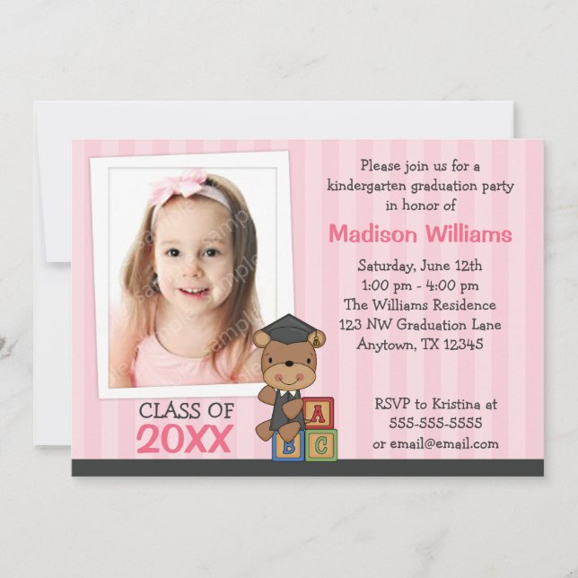 Invitación Trazos rosados de Chica de graduación de foto (Anverso)
