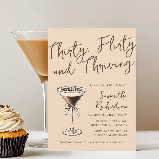 Invitación Treinta caravana y cóctel vibrante 30 cumpleaños (Thirty Flirty and Thriving Espresso Martini Cocktail 30th Birthday Invitation)