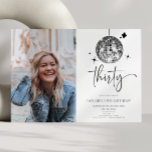 Invitación Treinta Silver Disco Ball Foto 30 Fiesta de cumple<br><div class="desc">¡Esta es una invitación a la fiesta de cumpleaños número 30 del Personalizado de fotografía de 30 Silver Disco Ball!</div>