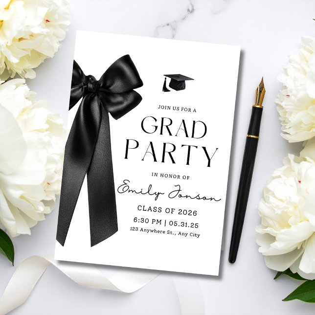 Invitación Trendy Black Bow Graduation Party Coquette Grad  (Subido por el creador)
