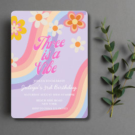 Invitación Tres es una vibración Retro Arcoiris 3er cumpleaño