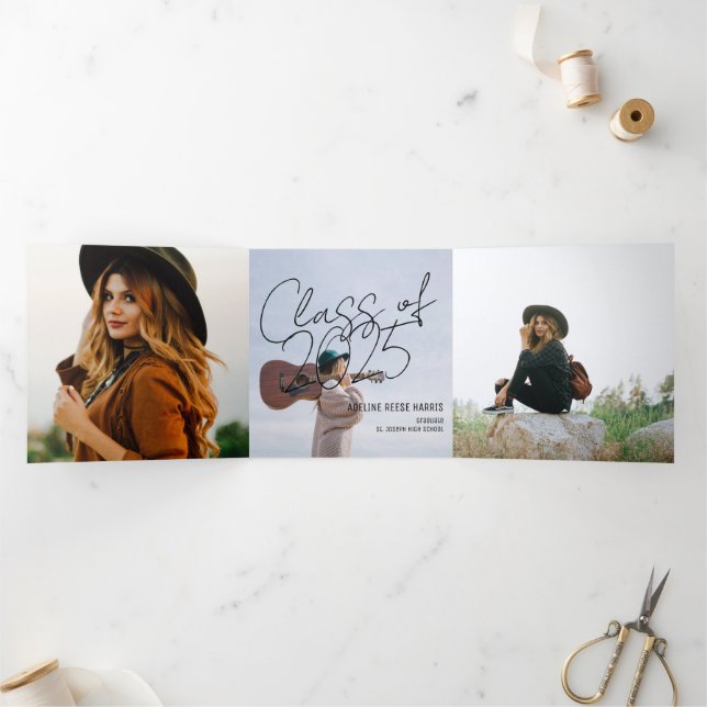 Invitación Tri-Fold de Graduado Tendencial (Interior)