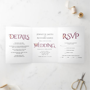 Invitación Tríptica Ampersand de Borgoña con boda de rosas rosadas