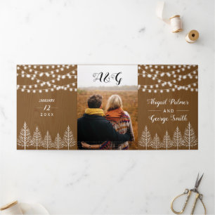 Invitación Tríptica Árboles y luces bodas de invierno de madera marrón