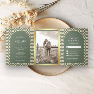 Invitación Tríptica Arco de boda boho verde salvia en cuatro hojas mar