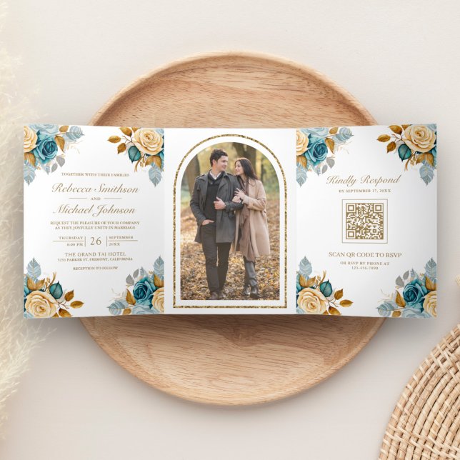 Invitación Tríptica Blue Cream Floral Gold Boda de fotografía con códi (Subido por el creador)