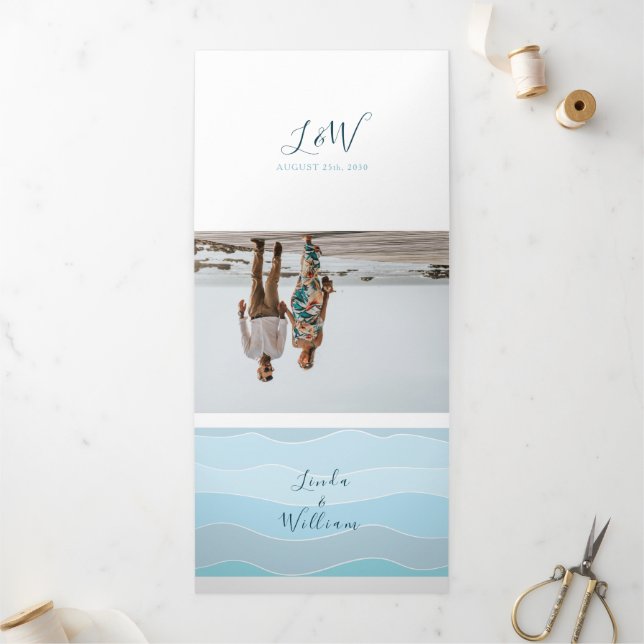 Invitación Tríptica Boda azul de foto de playa (Exterior)