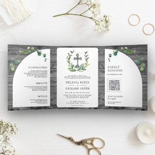 Invitación Tríptica Boda católica con cruz de madera gris eucalipto