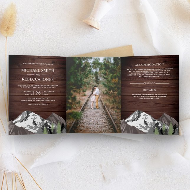 Invitación Tríptica Boda con Foto de Bosque de Montaña de Madera Rústi (Subido por el creador)