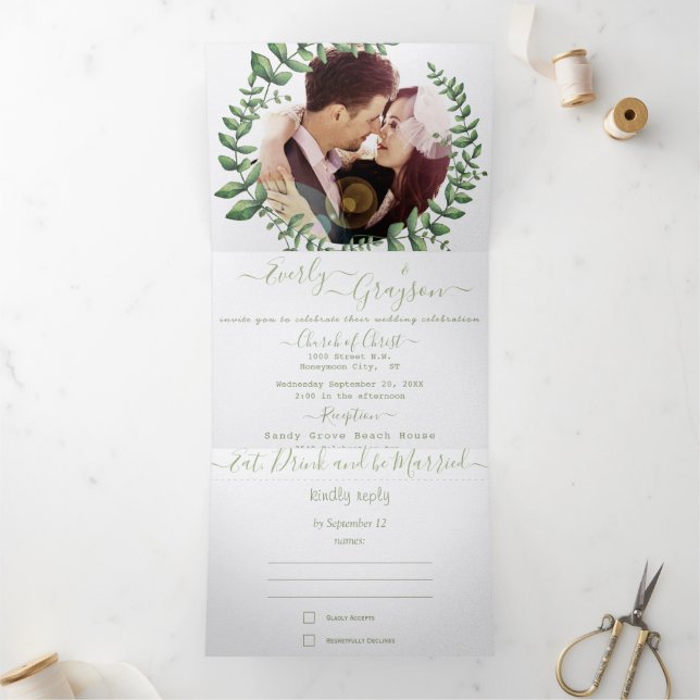 Invitación Tríptica Boda Corona de Eucalipto Verde Foto Boho (Interior)