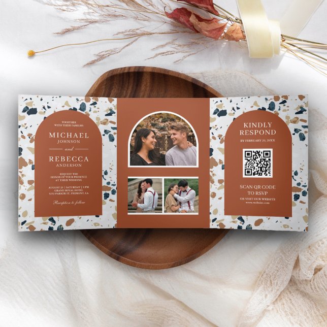 Invitación Tríptica Boda de código QR de arco de terracota terrazzo mo (Subido por el creador)