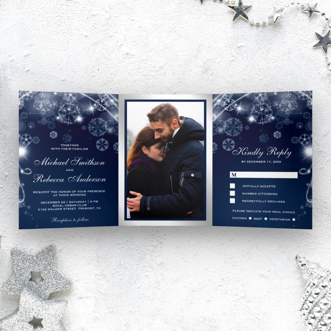 Invitación Tríptica Boda de copos de nieve Midnight Blue Winter Wonder (Subido por el creador)