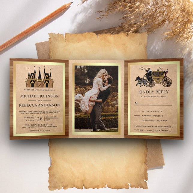 Invitación Tríptica Boda de cuento de hadas de madera rústica y castil (Subido por el creador)