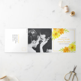 Invitación Tríptica Boda de flores de acuarela de color amarillo