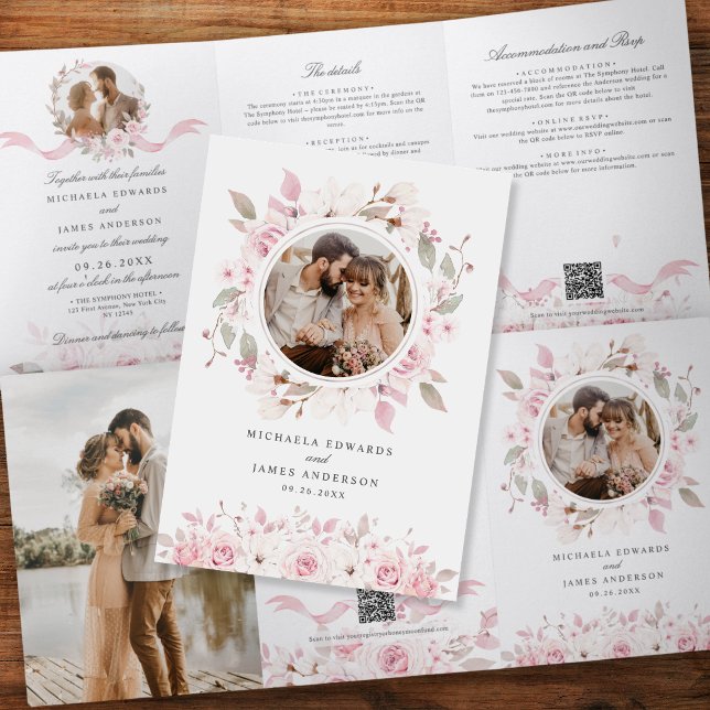 Invitación Tríptica Boda de flores de acuarela rosa sonrojado Códigos  (Subido por el creador)
