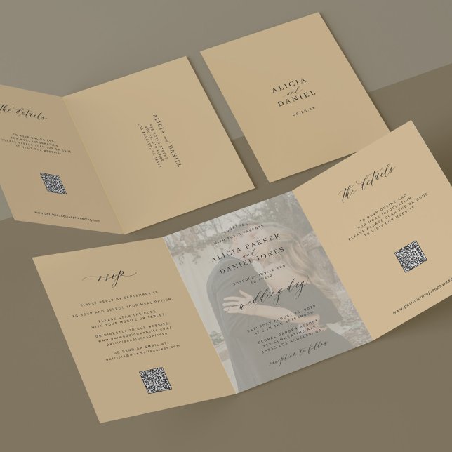 Invitación Tríptica Boda de foto amarilla Butter detalles RSVP código  (Subido por el creador)