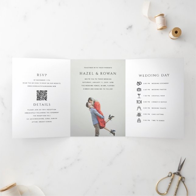 Invitación Tríptica Boda de Foto con Código QR Simple Moderno (Interior)