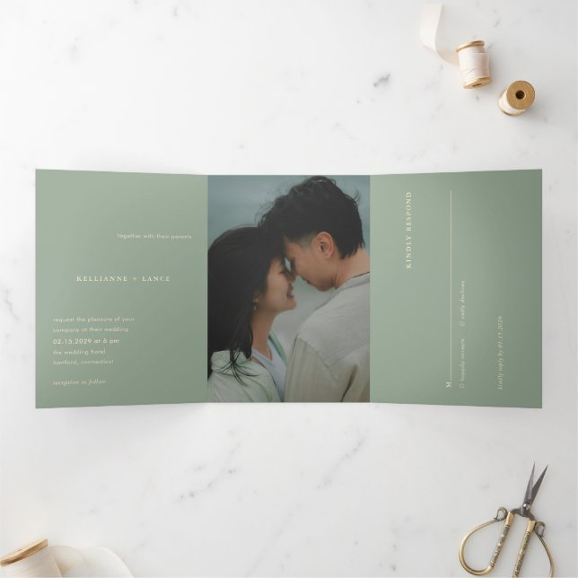 Invitación Tríptica Boda de Foto Simple Verde Sage Moderno (Interior)