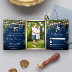 Invitación Tríptica Boda de hoja de palma tropical de madera azul mari