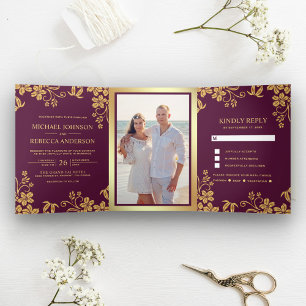 Invitación Tríptica Boda de Hojas Florales de Purpura Ciruela y Hoja d