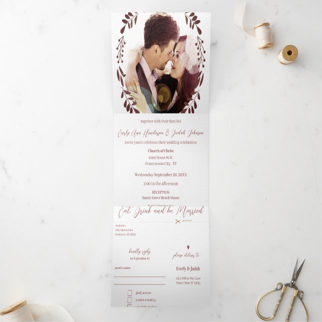Invitación Tríptica Boda de la corona floral borgoñona profunda (Interior)