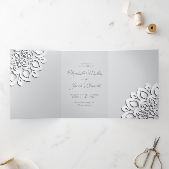 Invitación Tríptica Boda de Mandala de White Papercut contemporáneo (Interior)