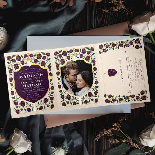 Invitación Tríptica Boda de Monograma de Fantasía Medieval de Espada y