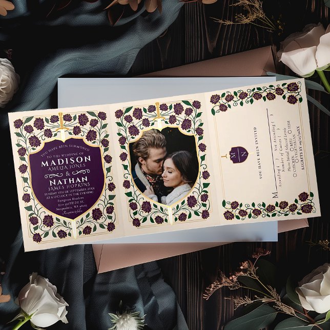 Invitación Tríptica Boda de Monograma de Fantasía Medieval de Espada y (Subido por el creador)