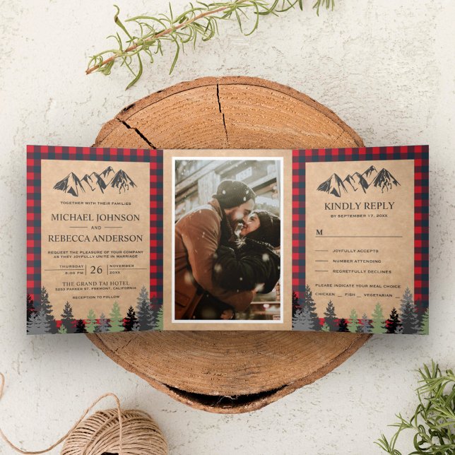 Invitación Tríptica Boda de montaña rústica kraft roja a cuadros búfal (Subido por el creador)
