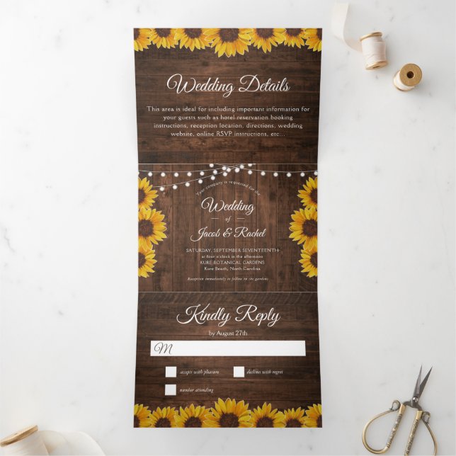 Invitación Tríptica Boda de Rustic Sunflowers String Lights (Interior)