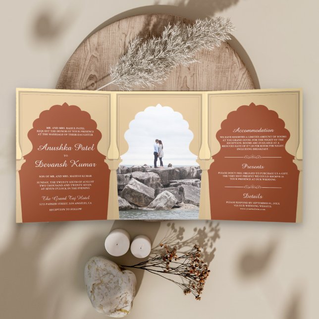 Invitación Tríptica Boda de Terracota Naranja Arco de Marfil Étnico In (Subido por el creador)